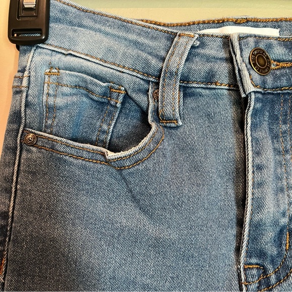 High-Rise Flare Jeans - Picture 3 of 10